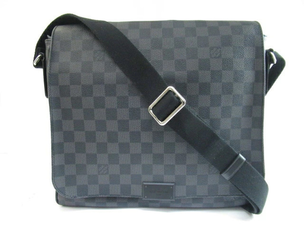 LOUIS VUITTON Bag District Shoulder Damier Graphite Black